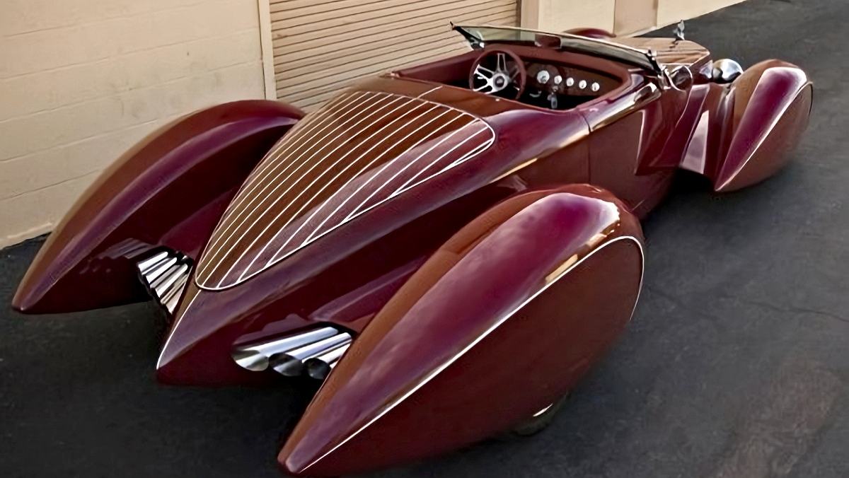 Click to Enlarge-Esc to Close myimgs/ArtDecoCars1910-36/1932 Auburn – V12 Boattail Speedster.jpg